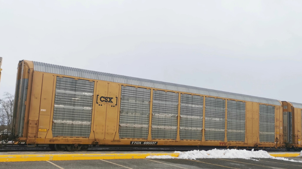 CSX B11921 (Body) TTGX 695537 (Flat)